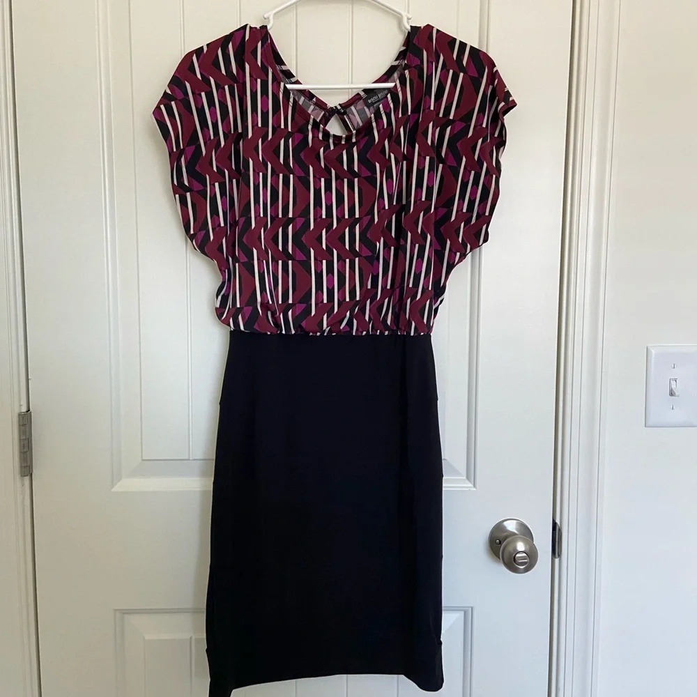 NWOT‎ | Bisou Bisou women’s stretchy patterned sheath dress — size 4